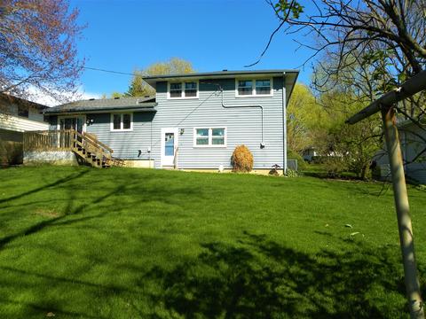 145 Howard Ave, East Dundee, IL 60118 photo 3