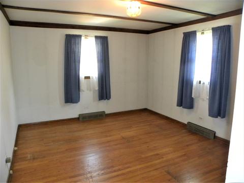 145 Howard Ave, East Dundee, IL 60118 photo 9