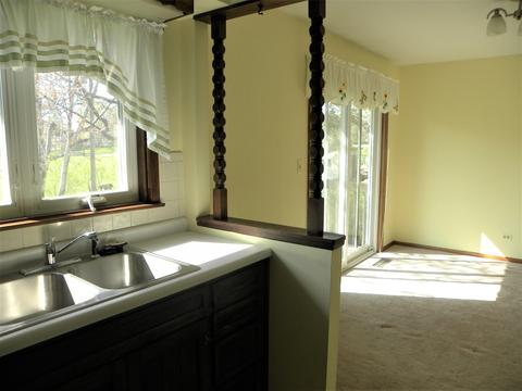 145 Howard Ave, East Dundee, IL 60118 photo 8