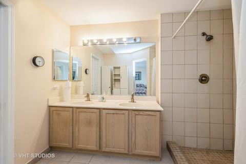 6535 Snug Harbor Dr, Willowbrook, IL 60527 photo 11