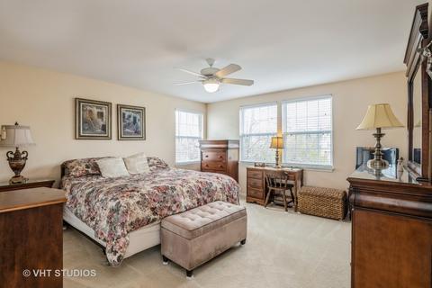 6535 Snug Harbor Dr, Willowbrook, IL 60527 photo 9