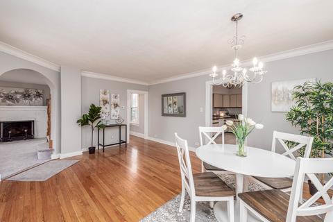 110 W Oneida Ave, Bartlett, IL 60103 photo 3