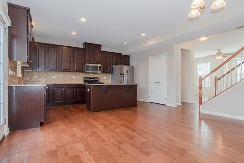 216 N Commerce St, Aurora, IL 60504 photo 14