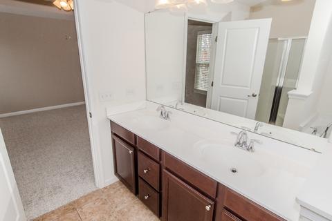 216 N Commerce St, Aurora, IL 60504 photo 29