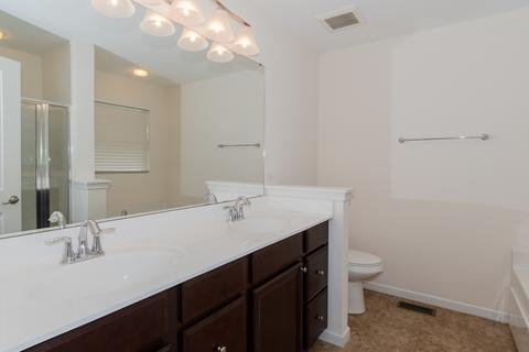 216 N Commerce St, Aurora, IL 60504 photo 32
