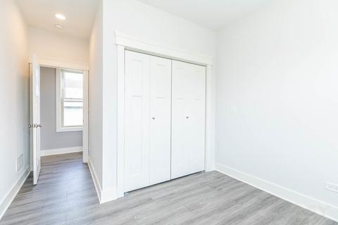 4552 S Evans Ave, Chicago, IL 60653 photo 13