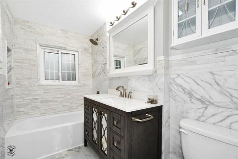 8111 Central Ave, Burbank, IL 60459 photo 22
