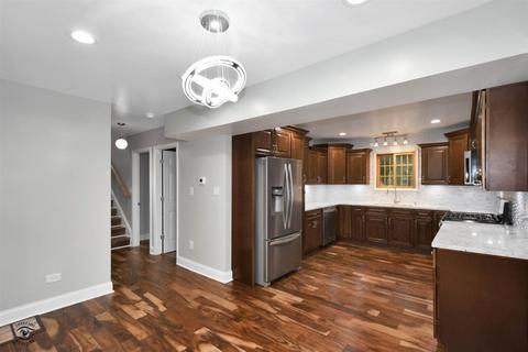 8111 Central Ave, Burbank, IL 60459 photo 4