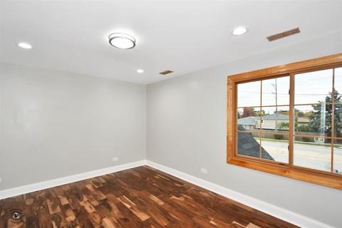 8111 Central Ave, Burbank, IL 60459 photo 14