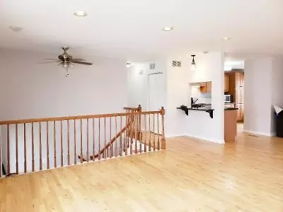 1305 Campbell Ln, Hoffman Estates, IL 60169 photo 5