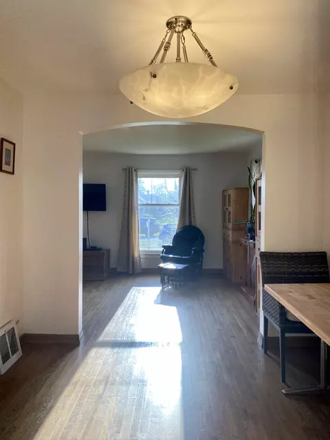 407 S Warrington Rd, Des Plaines, IL 60016 photo 10