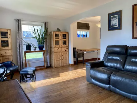 407 S Warrington Rd, Des Plaines, IL 60016 photo 6