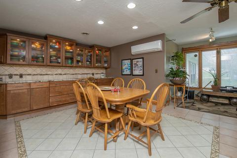 8452 Mark Dr, Roscoe, IL 61073 photo 11