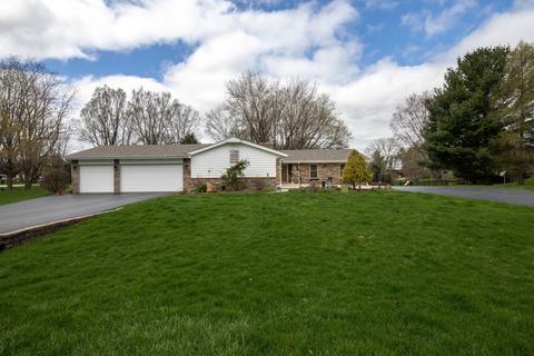 8452 Mark Dr, Roscoe, IL 61073 photo 1