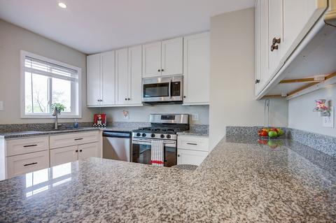 15 Payson St, Hoffman Estates, IL 60169 photo 8