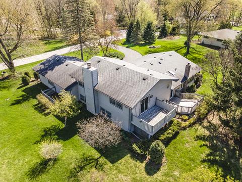 200 Tomahawk Ln, Tower Lakes, IL 60010 photo 1