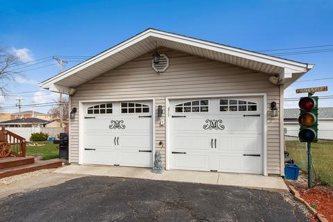 7918 W 82nd Pl, Bridgeview, IL 60455 photo 3