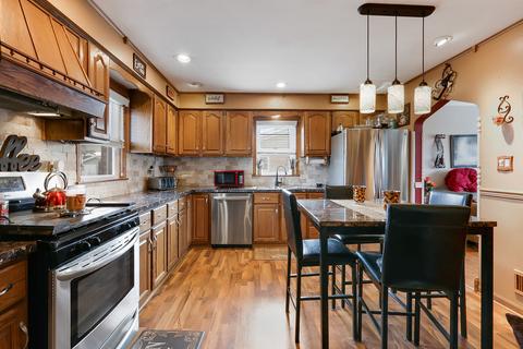 7918 W 82nd Pl, Bridgeview, IL 60455 photo 6