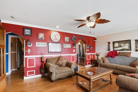 7918 W 82nd Pl, Bridgeview, IL 60455 photo 4