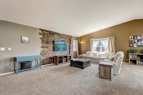 1584 Millbrook Dr, Algonquin, IL 60102 photo 3