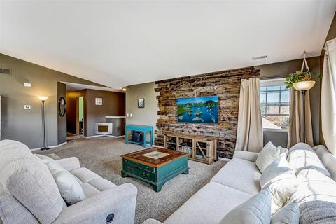 1584 Millbrook Dr, Algonquin, IL 60102 photo 5