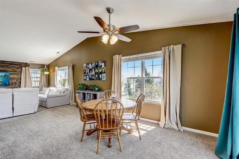 1584 Millbrook Dr, Algonquin, IL 60102 photo 8