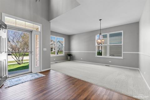 321 Cassidy Ln, Elgin, IL 60123 photo 4