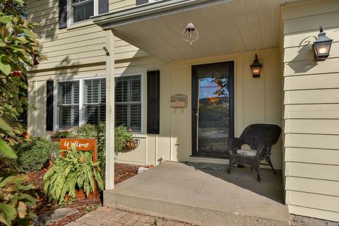 1220 Modaff Rd, Naperville, IL 60540 photo 2