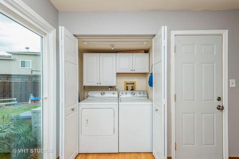 1660 Bicek Dr, Hoffman Estates, IL 60192 photo 15