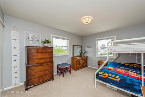 1660 Bicek Dr, Hoffman Estates, IL 60192 photo 9