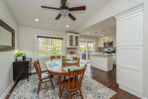 1660 Bicek Dr, Hoffman Estates, IL 60192 photo 5