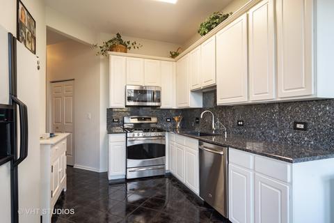 242 Prairie View Ln, Wheeling, IL 60090 photo 3
