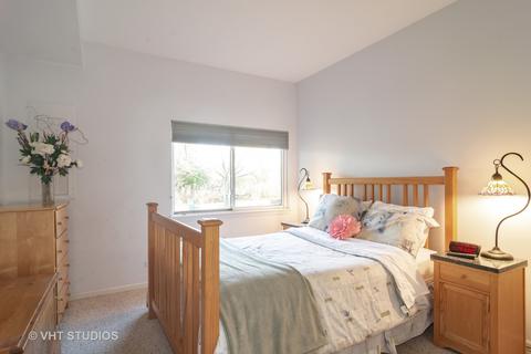 242 Prairie View Ln, Wheeling, IL 60090 photo 9