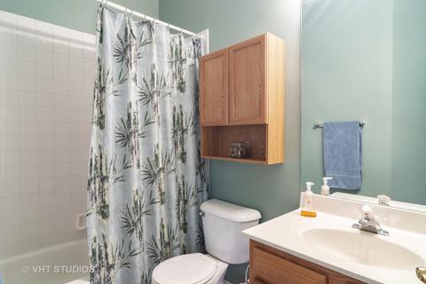 242 Prairie View Ln, Wheeling, IL 60090 photo 12