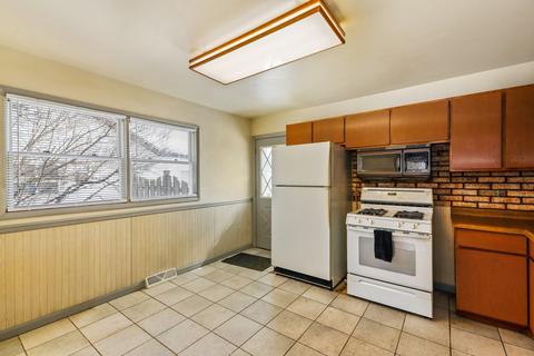915 E Babcock Ave, Addison, IL 60101 photo 6