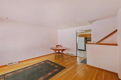 915 E Babcock Ave, Addison, IL 60101 photo 4