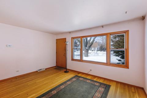 915 E Babcock Ave, Addison, IL 60101 photo 3