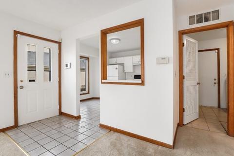 335 Redwing Dr, Deerfield, IL 60015 photo 2