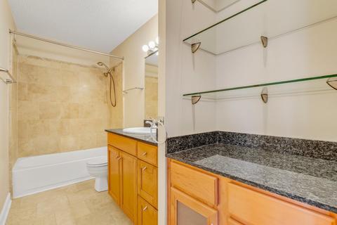 30 E Huron St #5610, Chicago, IL 60611 photo 14