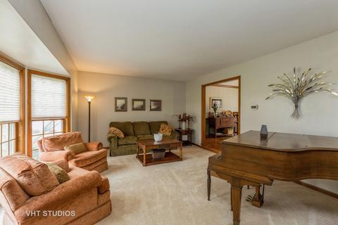 1325 Brandywine Cir, Algonquin, IL 60102 photo 3