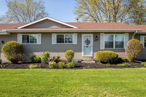 405 E Court St, Fairmount, IL 61841 photo 1