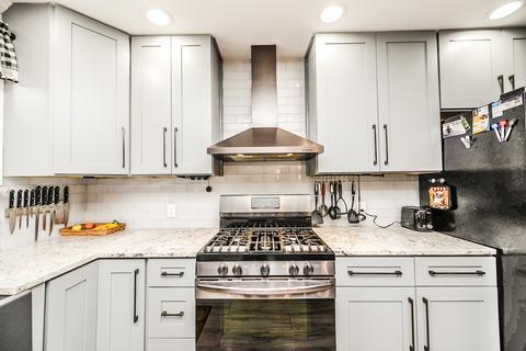 1085 S 3rd Ave, Des Plaines, IL 60016 photo 8