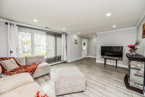 1085 S 3rd Ave, Des Plaines, IL 60016 photo 19