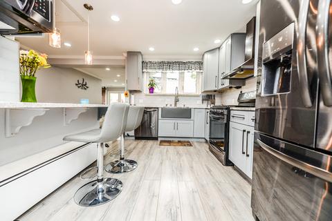 1085 S 3rd Ave, Des Plaines, IL 60016 photo 6