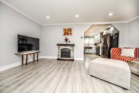 1085 S 3rd Ave, Des Plaines, IL 60016 photo 18