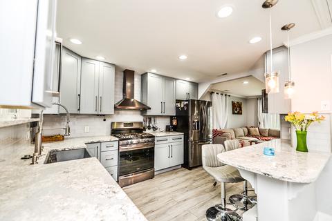 1085 S 3rd Ave, Des Plaines, IL 60016 photo 4