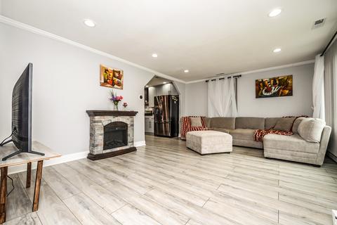 1085 S 3rd Ave, Des Plaines, IL 60016 photo 16
