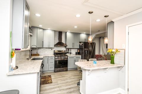 1085 S 3rd Ave, Des Plaines, IL 60016 photo 12