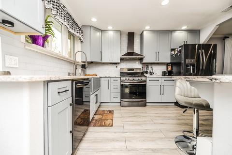 1085 S 3rd Ave, Des Plaines, IL 60016 photo 3