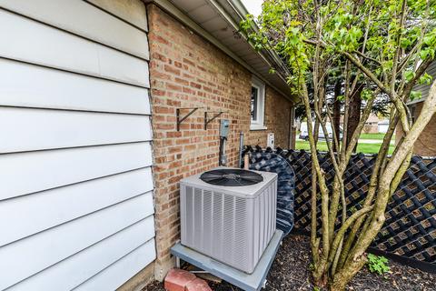 1085 S 3rd Ave, Des Plaines, IL 60016 photo 44